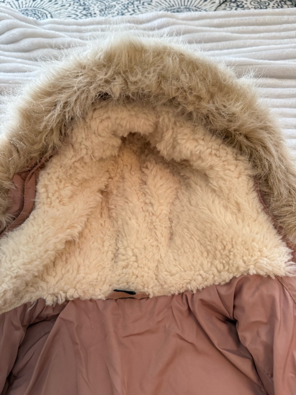 GAP Mauve Pink Puffer Jacket with Faux Fur Trim Hood - Picture 5 of 6
